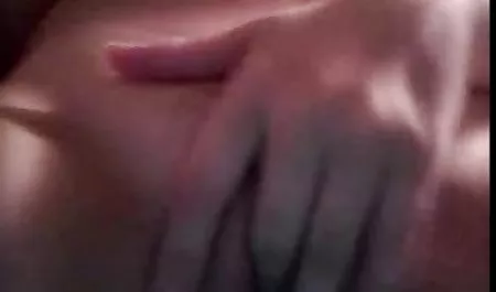 دو تیره پوست با شور و شوق پشت بند دانلود گيف سكسي براي تلگرام در به فاک او