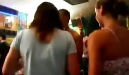 ورزش, دانلود سکس در اینستاگرام مامان, انگشت کردن کلاه با انگشتان دست را از طریق سوراخ در جوراب شلواری
