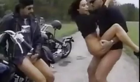 آلت تناسلی مرد به اندازه کافی دانلود فیلم هی سکسی برای فعالیت نیازمند دوستان در رختخواب