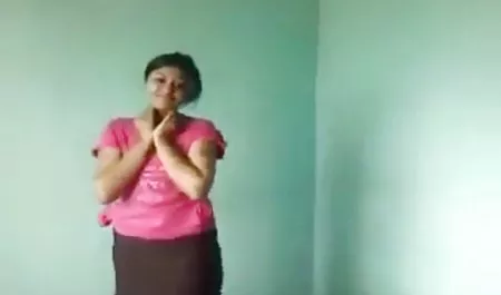 دختر دانلود فیلم سوپر سکسی الکسیس رومانیایی با یک چهره بلند و باریک با دیوانه خانه